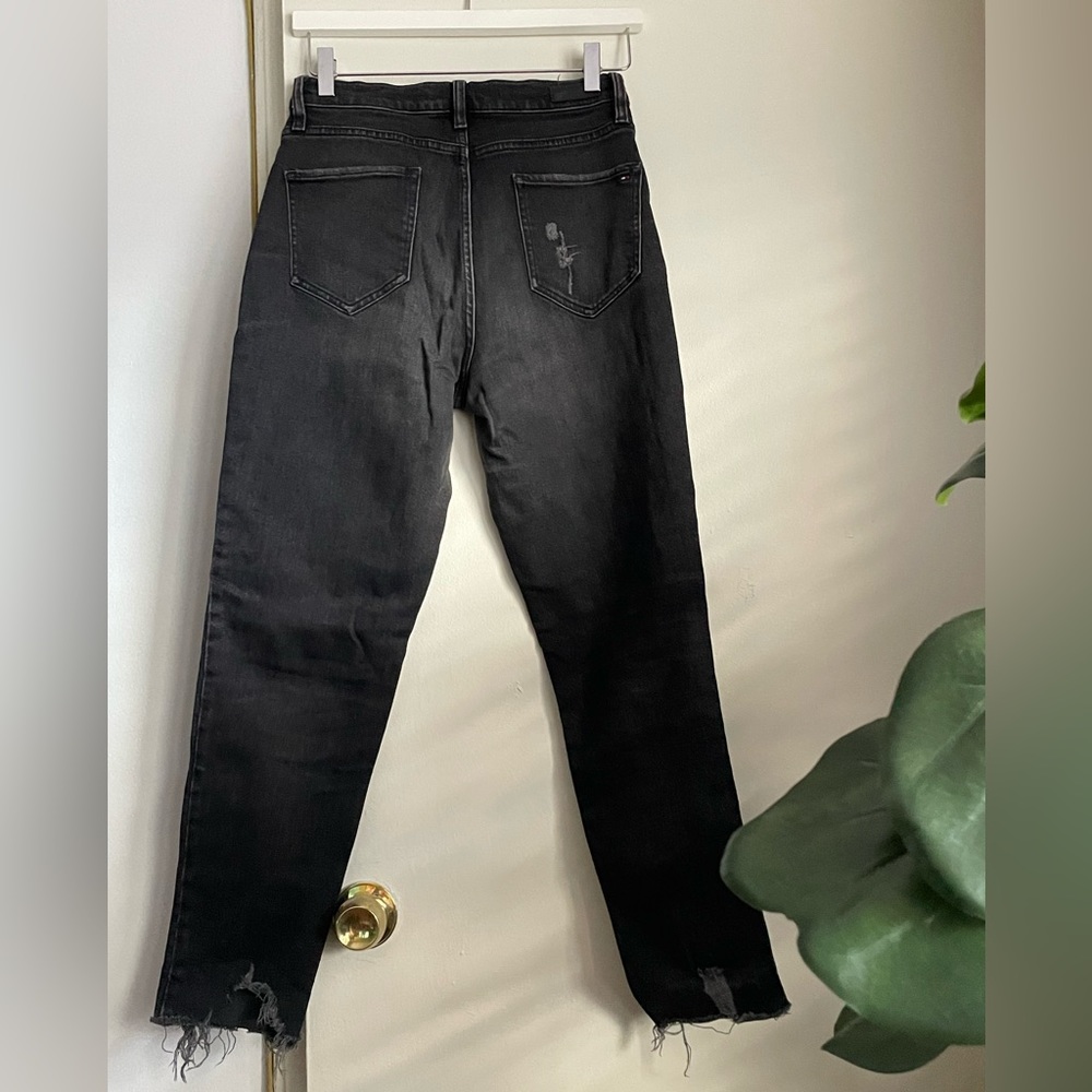 Great fit. Washed Distress look …Good condition.